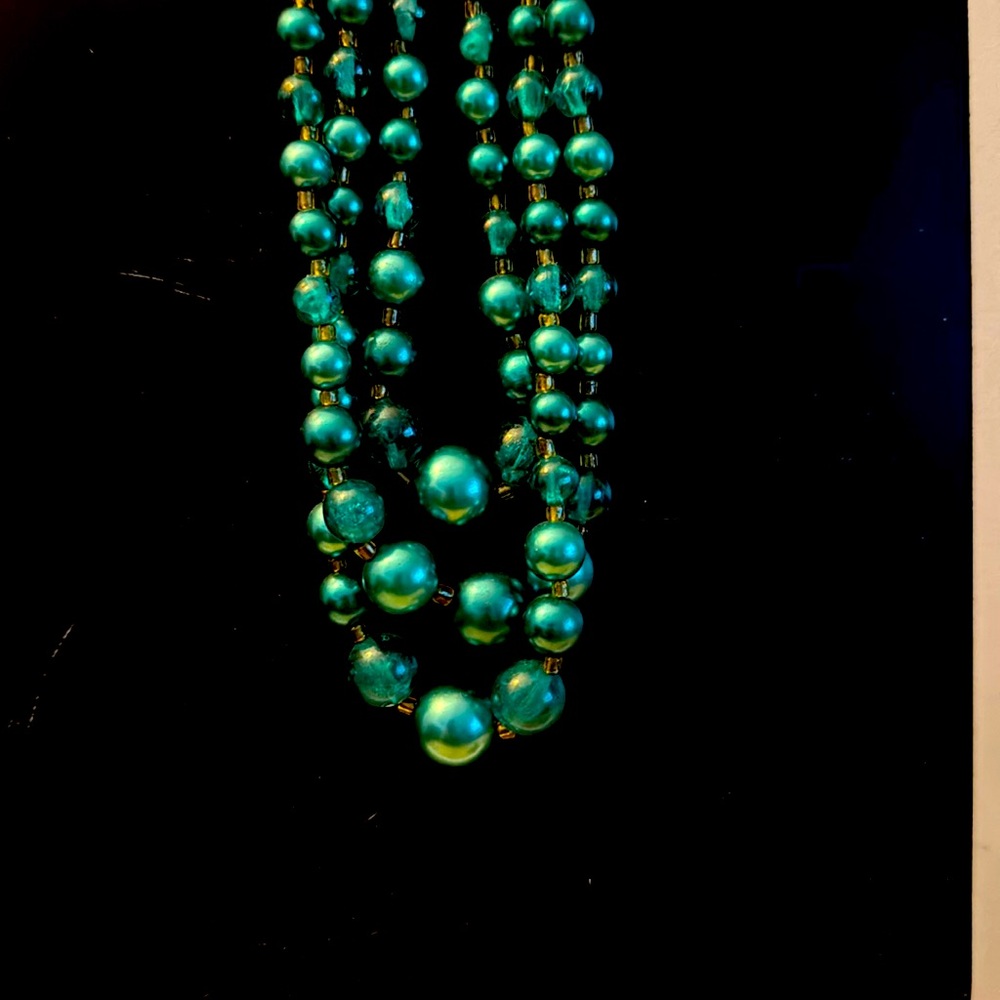 Bead necklace